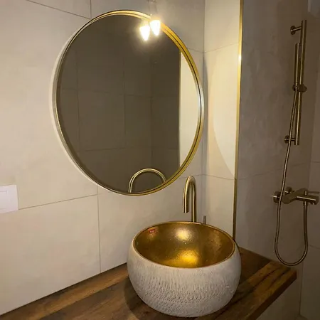 Viktoria Apartment *